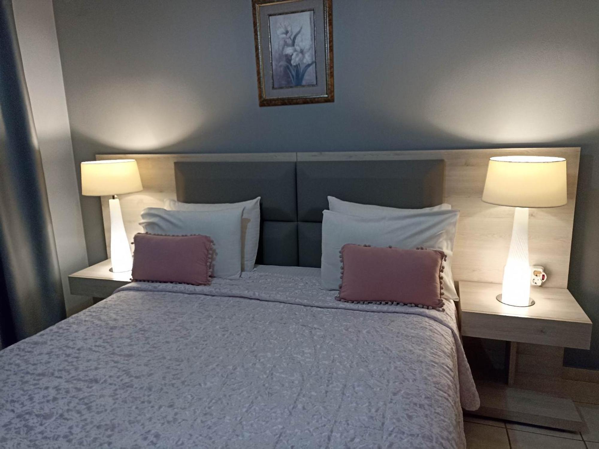 Evangelia Karfas Room photo